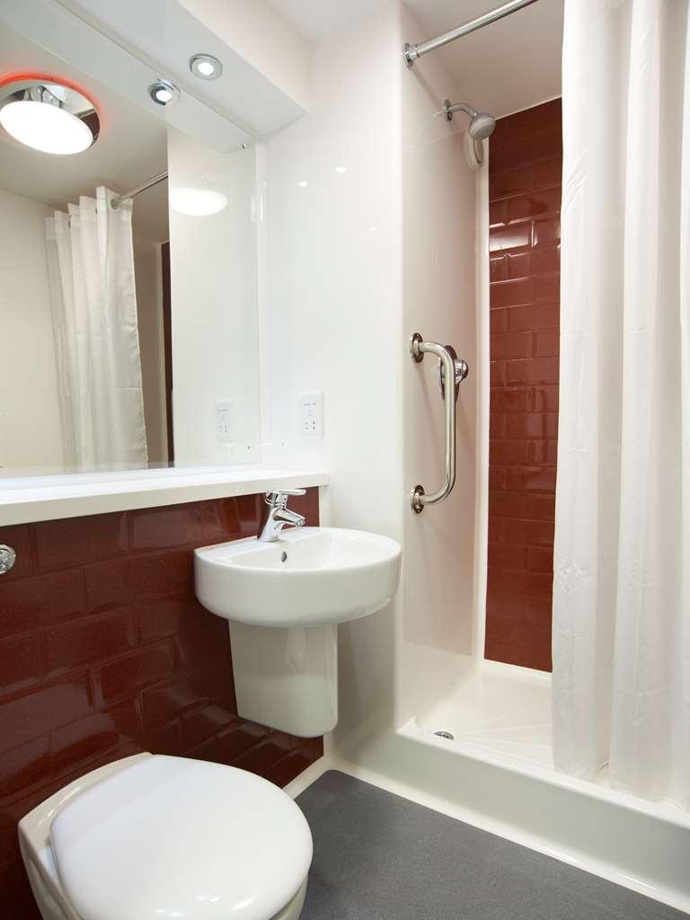 Travelodge High Wycombe Central Номер фото