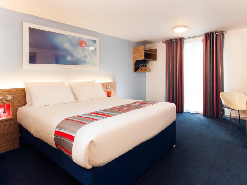 Travelodge High Wycombe Central Экстерьер фото